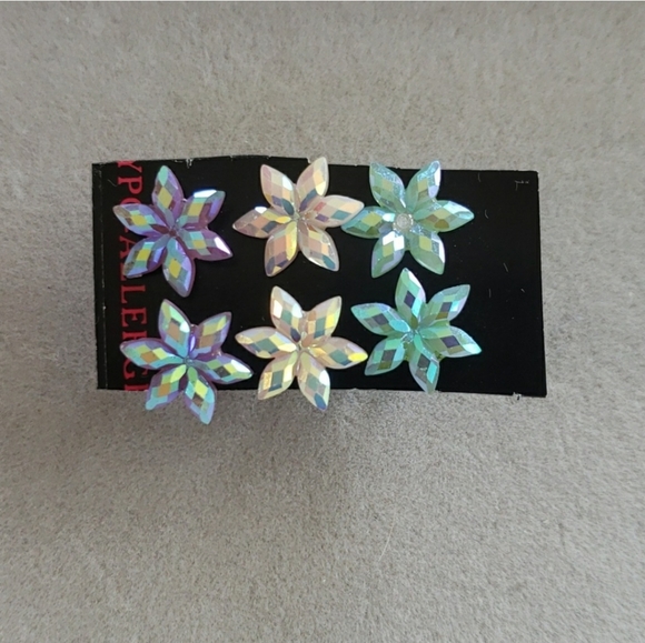 71. Flower stud earrings - Picture 6 of 7